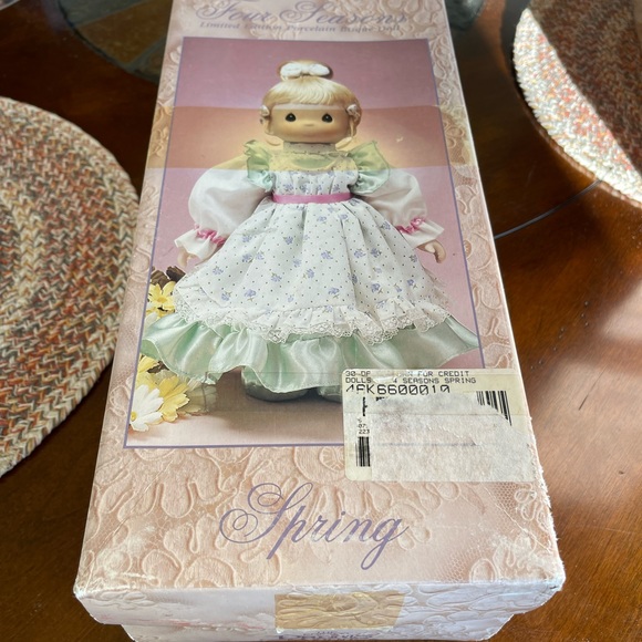 Precious Moments Four Seasons Limited Edition Porcelain Bisque Doll Spring 1989 - Picture 8 of 10